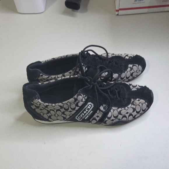 Coach Womens Black and Cream Sneakers - Picture 4 of 5